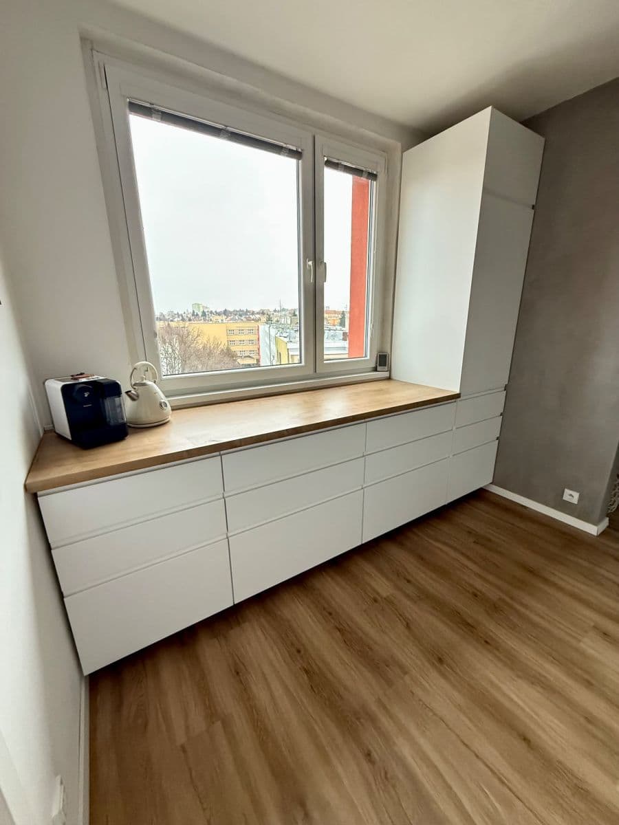 Pronájem bytu 3+1 75 m², Ke Strašnické, Praha, Praha Pronájem bytu 3+1 75 m², Ke Strašnické, Praha, Praha