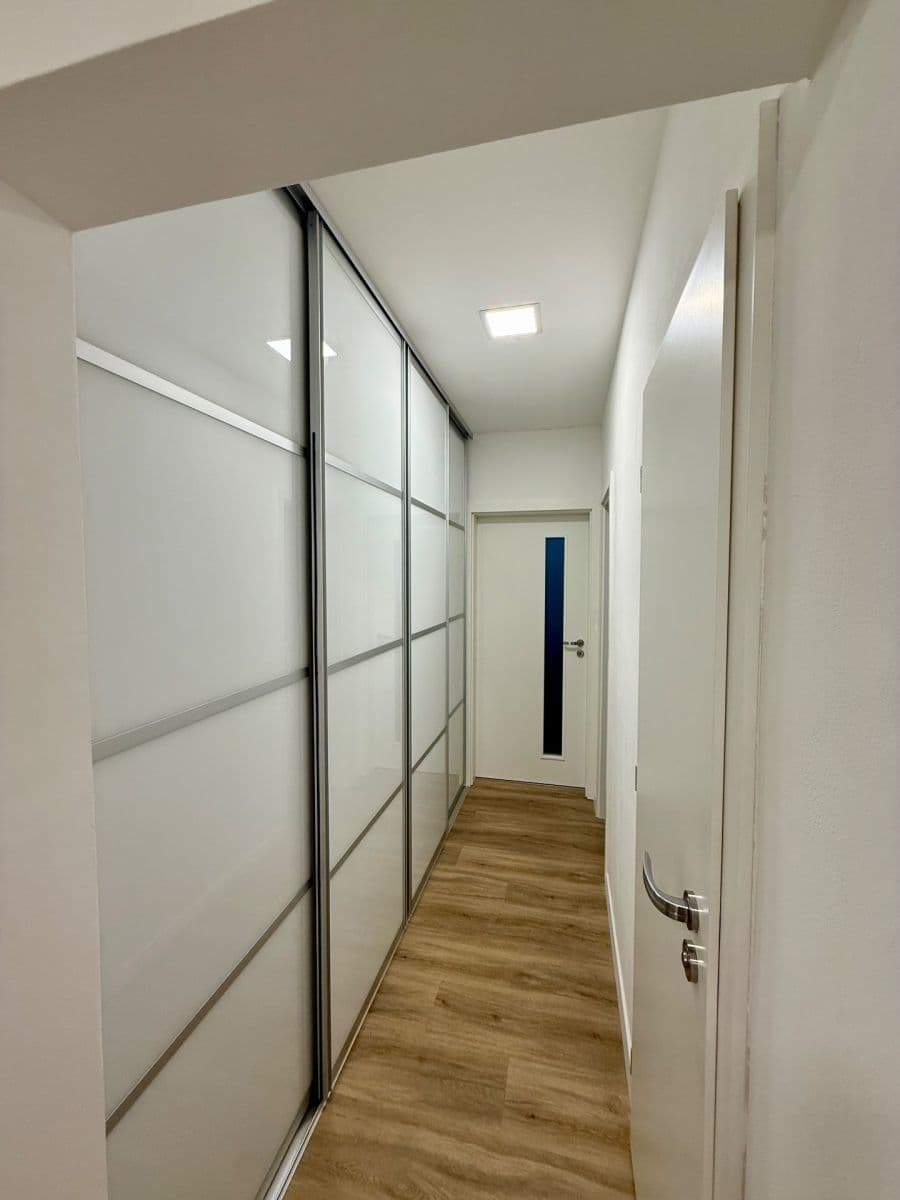 Pronájem bytu 3+1 75 m², Ke Strašnické, Praha, Praha Pronájem bytu 3+1 75 m², Ke Strašnické, Praha, Praha