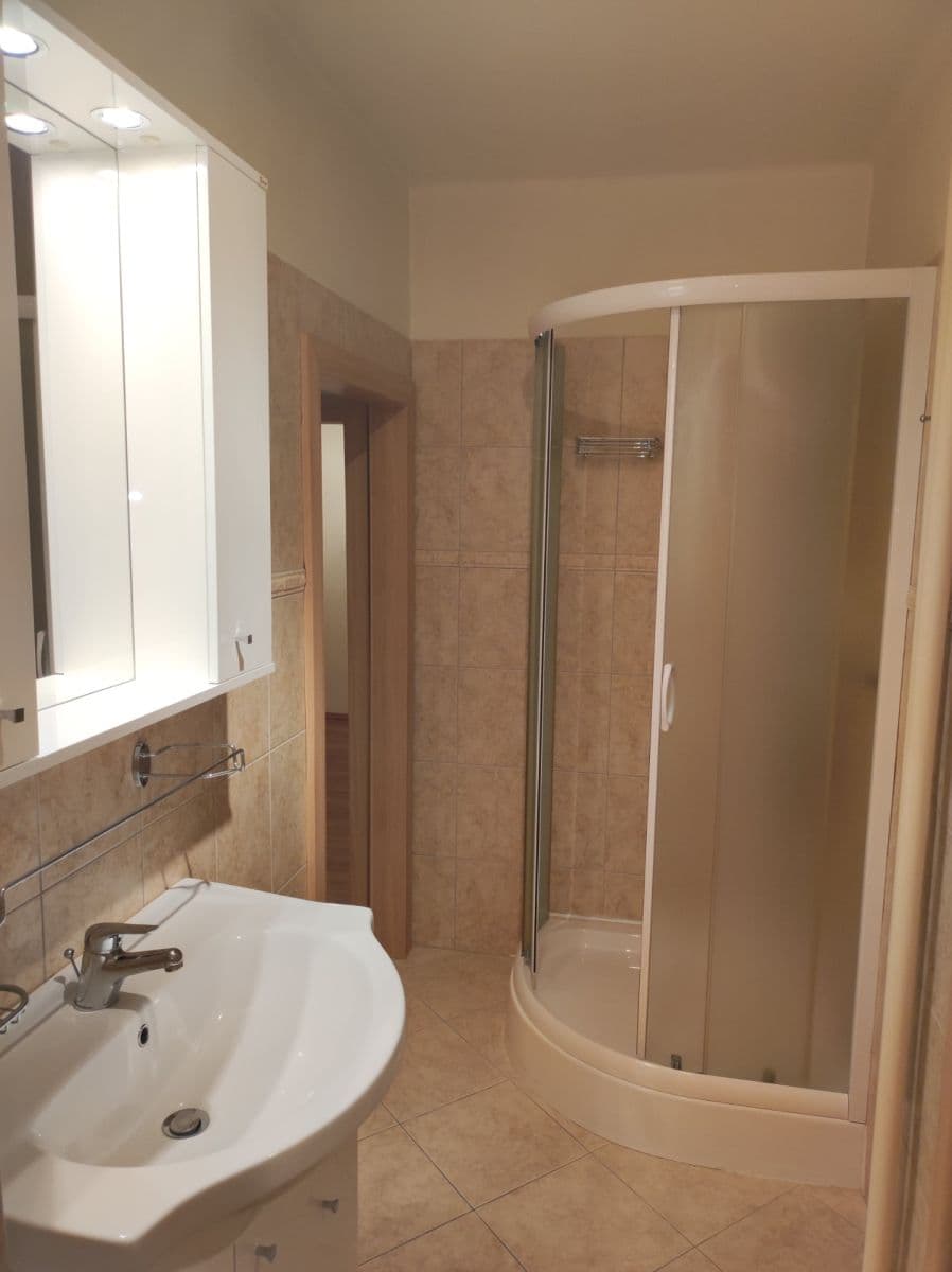 Pronájem bytu 1+kk 37 m², Nábrežie arm. gen. Ludvíka Svobodu, Bratislava - mestská časť Staré Mesto, Bratislavský kraj Pronájem bytu 1+kk 37 m², Nábrežie arm. gen. Ludvíka Svobodu, Bratislava - mestská časť Staré Mesto, Bratislavský kraj