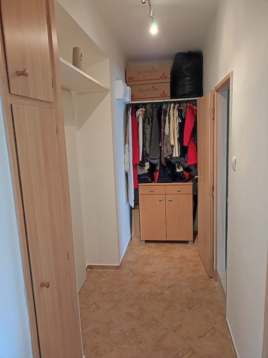 Pronájem bytu 1+kk 37 m², Nábrežie arm. gen. Ludvíka Svobodu, Bratislava - mestská časť Staré Mesto, Bratislavský kraj Pronájem bytu 1+kk 37 m², Nábrežie arm. gen. Ludvíka Svobodu, Bratislava - mestská časť Staré Mesto, Bratislavský kraj