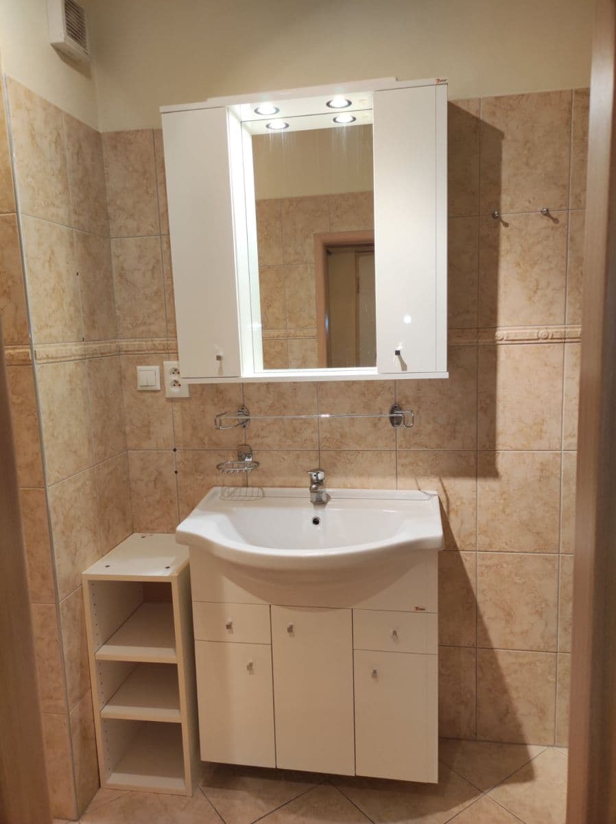 Pronájem bytu 1+kk 37 m², Nábrežie arm. gen. Ludvíka Svobodu, Bratislava - mestská časť Staré Mesto, Bratislavský kraj Pronájem bytu 1+kk 37 m², Nábrežie arm. gen. Ludvíka Svobodu, Bratislava - mestská časť Staré Mesto, Bratislavský kraj