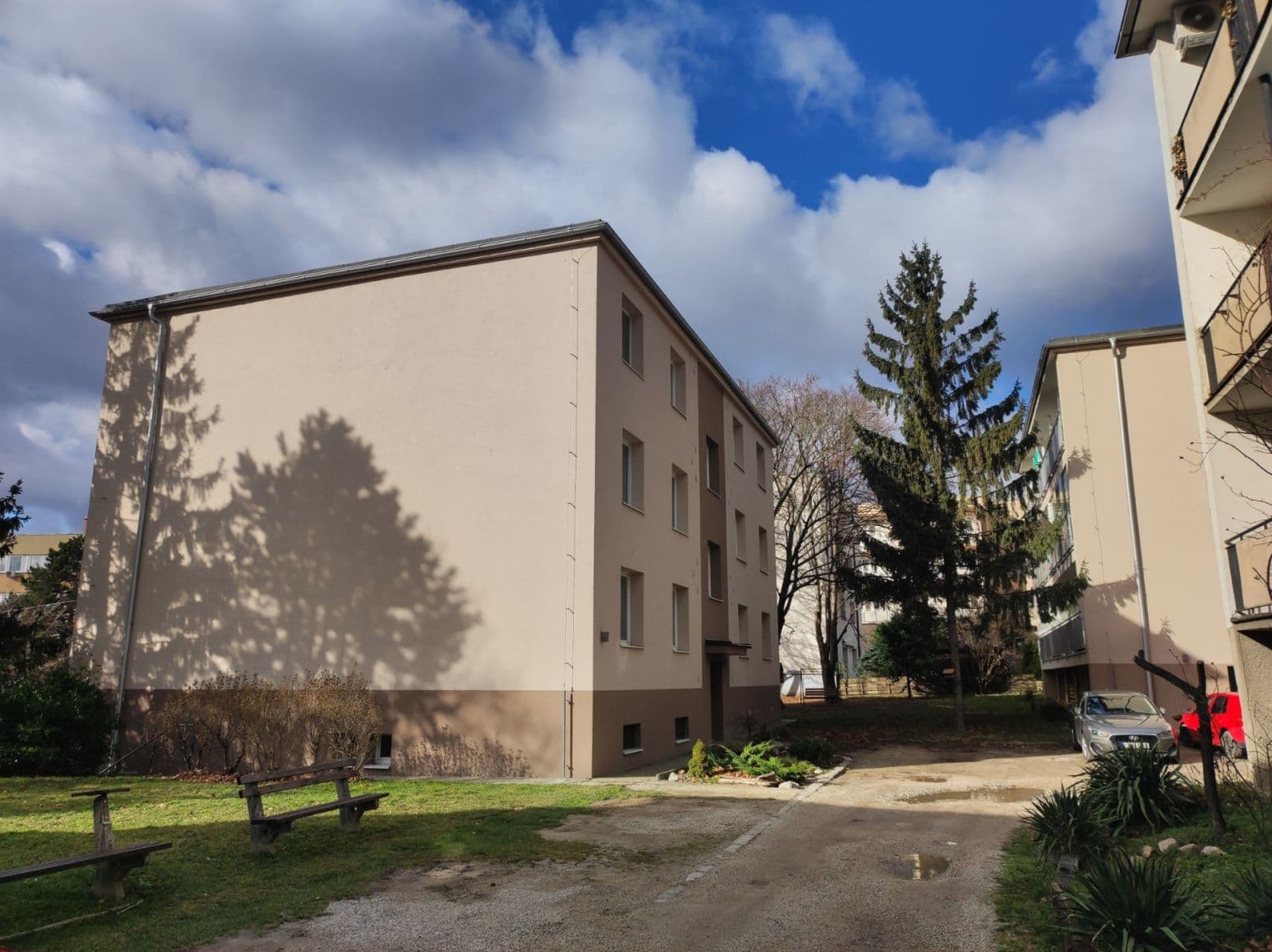 Pronájem bytu 1+kk 37 m², Nábrežie arm. gen. Ludvíka Svobodu, Bratislava - mestská časť Staré Mesto, Bratislavský kraj Pronájem bytu 1+kk 37 m², Nábrežie arm. gen. Ludvíka Svobodu, Bratislava - mestská časť Staré Mesto, Bratislavský kraj