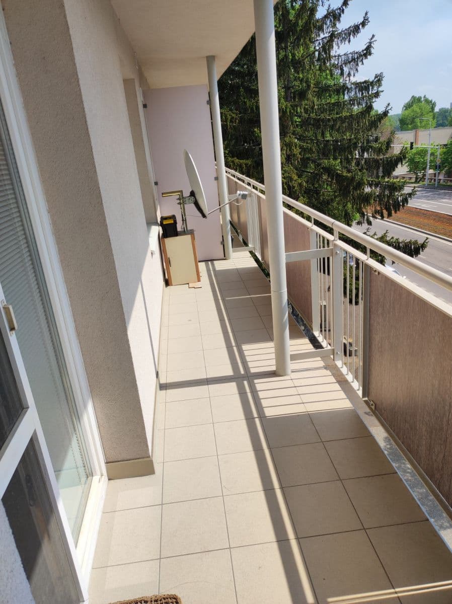 Pronájem bytu 1+kk 37 m², Nábrežie arm. gen. Ludvíka Svobodu, Bratislava - mestská časť Staré Mesto, Bratislavský kraj Pronájem bytu 1+kk 37 m², Nábrežie arm. gen. Ludvíka Svobodu, Bratislava - mestská časť Staré Mesto, Bratislavský kraj