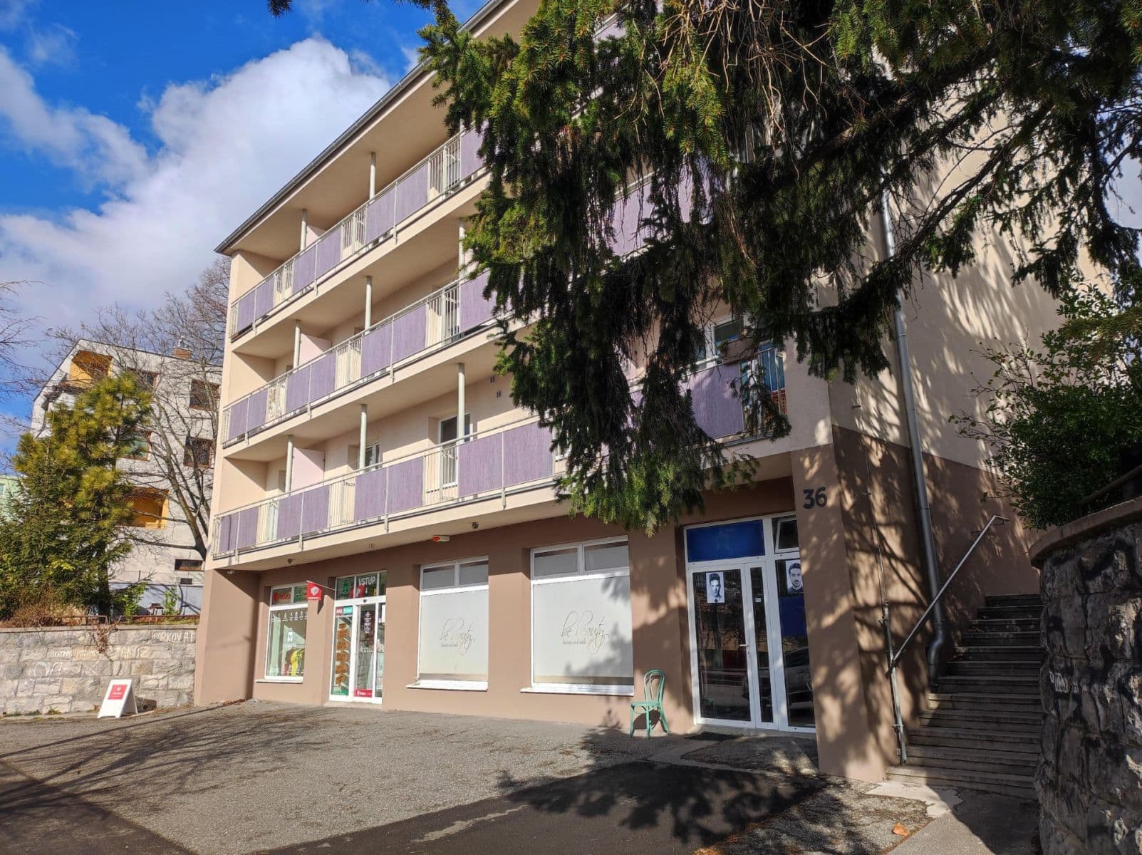 Pronájem bytu 1+kk 37 m², Nábrežie arm. gen. Ludvíka Svobodu, Bratislava - mestská časť Staré Mesto, Bratislavský kraj Pronájem bytu 1+kk 37 m², Nábrežie arm. gen. Ludvíka Svobodu, Bratislava - mestská časť Staré Mesto, Bratislavský kraj