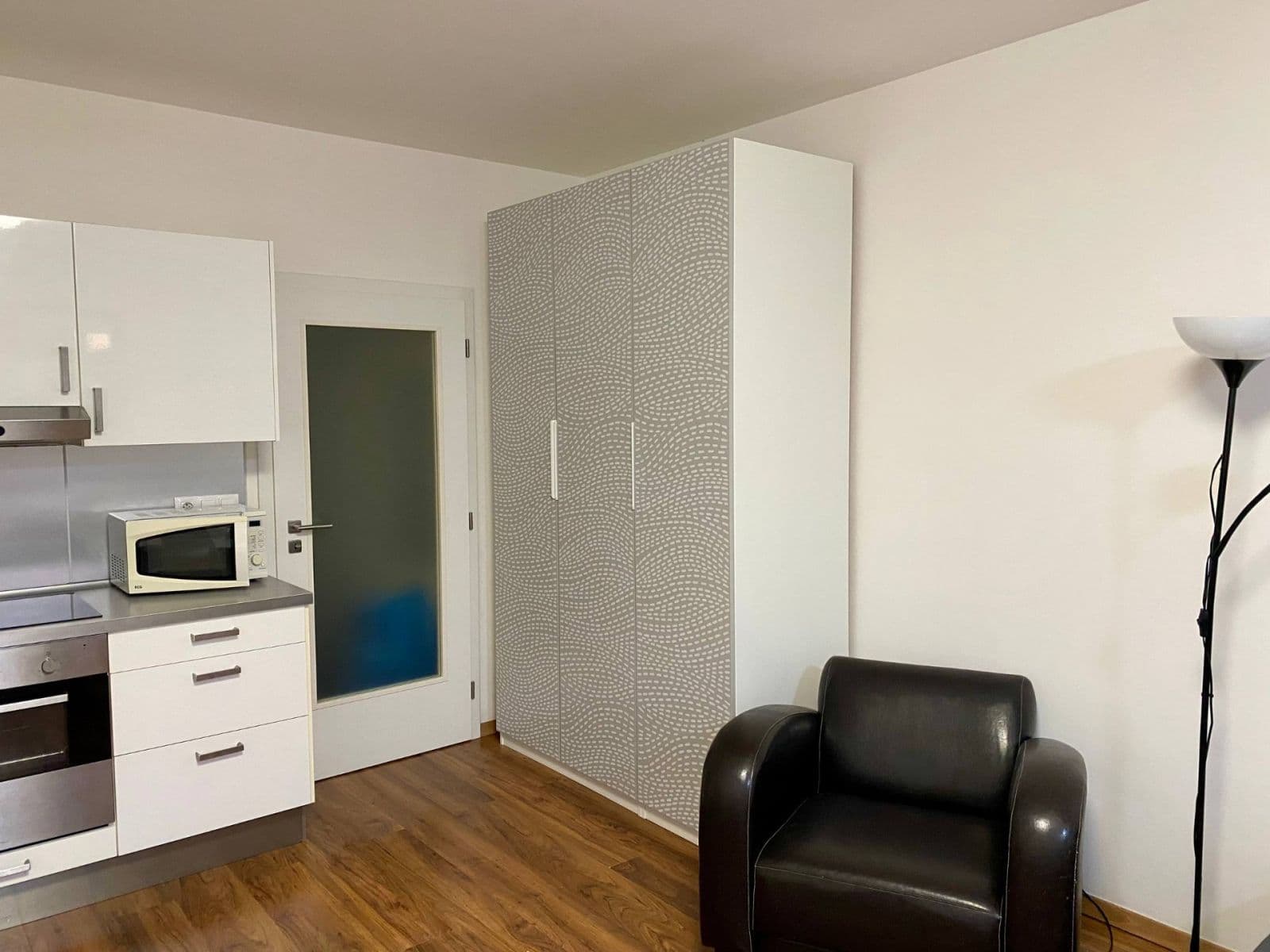 Pronájem bytu 1+kk 38 m², Sousedíkova, Praha, Praha Pronájem bytu 1+kk 38 m², Sousedíkova, Praha, Praha