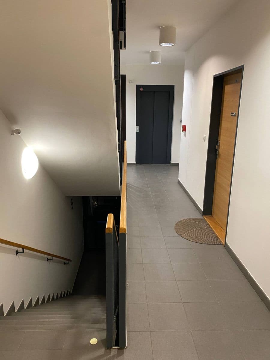 Pronájem bytu 1+kk 38 m², Sousedíkova, Praha, Praha Pronájem bytu 1+kk 38 m², Sousedíkova, Praha, Praha