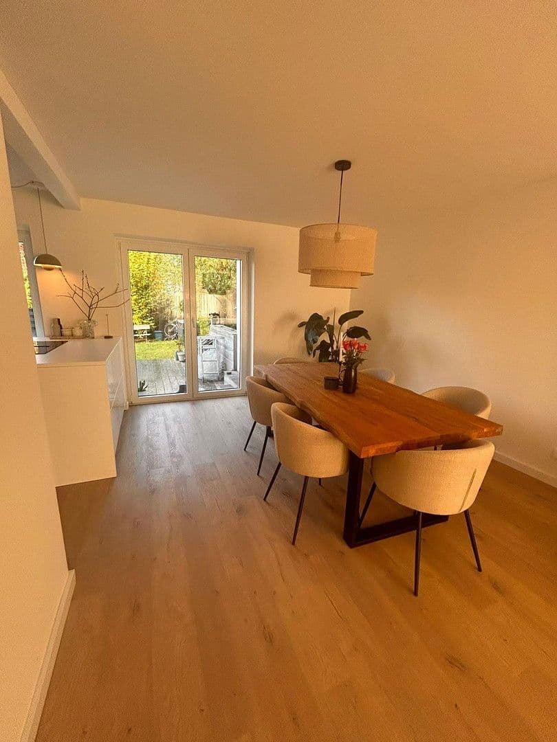 Prodej domu 120 m², pozemek 165 m², Reinbek, Šlesvicko-Holštýnsko Prodej domu 120 m², pozemek 165 m², Reinbek, Šlesvicko-Holštýnsko