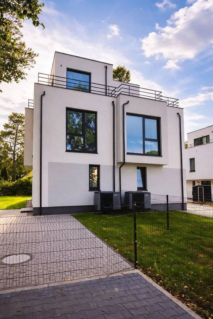 Prodej domu 122 m², pozemek 197 m², Odernheimer Straße 94 A, Berlin, Berlín Prodej domu 122 m², pozemek 197 m², Odernheimer Straße 94 A, Berlin, Berlín