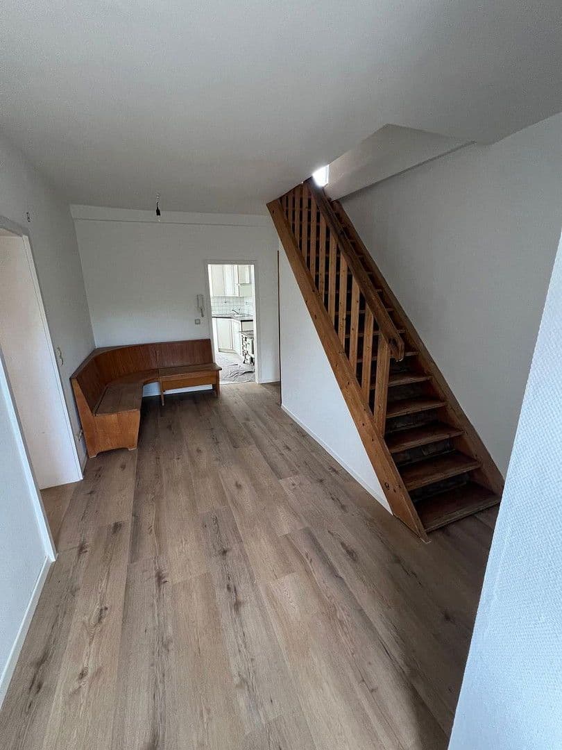 Pronájem bytu 6+1 120 m², Schöckinger Straße 31, Korntal-Münchingen, Bádensko-Württembersko Pronájem bytu 6+1 120 m², Schöckinger Straße 31, Korntal-Münchingen, Bádensko-Württembersko