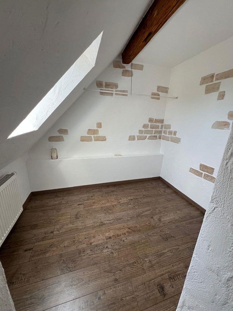 Pronájem bytu 6+1 120 m², Schöckinger Straße 31, Korntal-Münchingen, Bádensko-Württembersko Pronájem bytu 6+1 120 m², Schöckinger Straße 31, Korntal-Münchingen, Bádensko-Württembersko