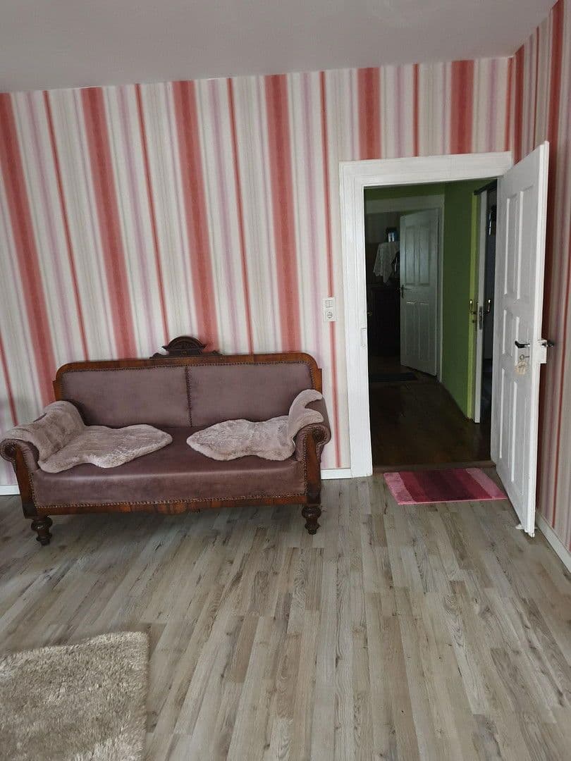 Prodej domu 285 m², pozemek 25 m², Am Markt 59, Lieser, Porýní-Falc Prodej domu 285 m², pozemek 25 m², Am Markt 59, Lieser, Porýní-Falc