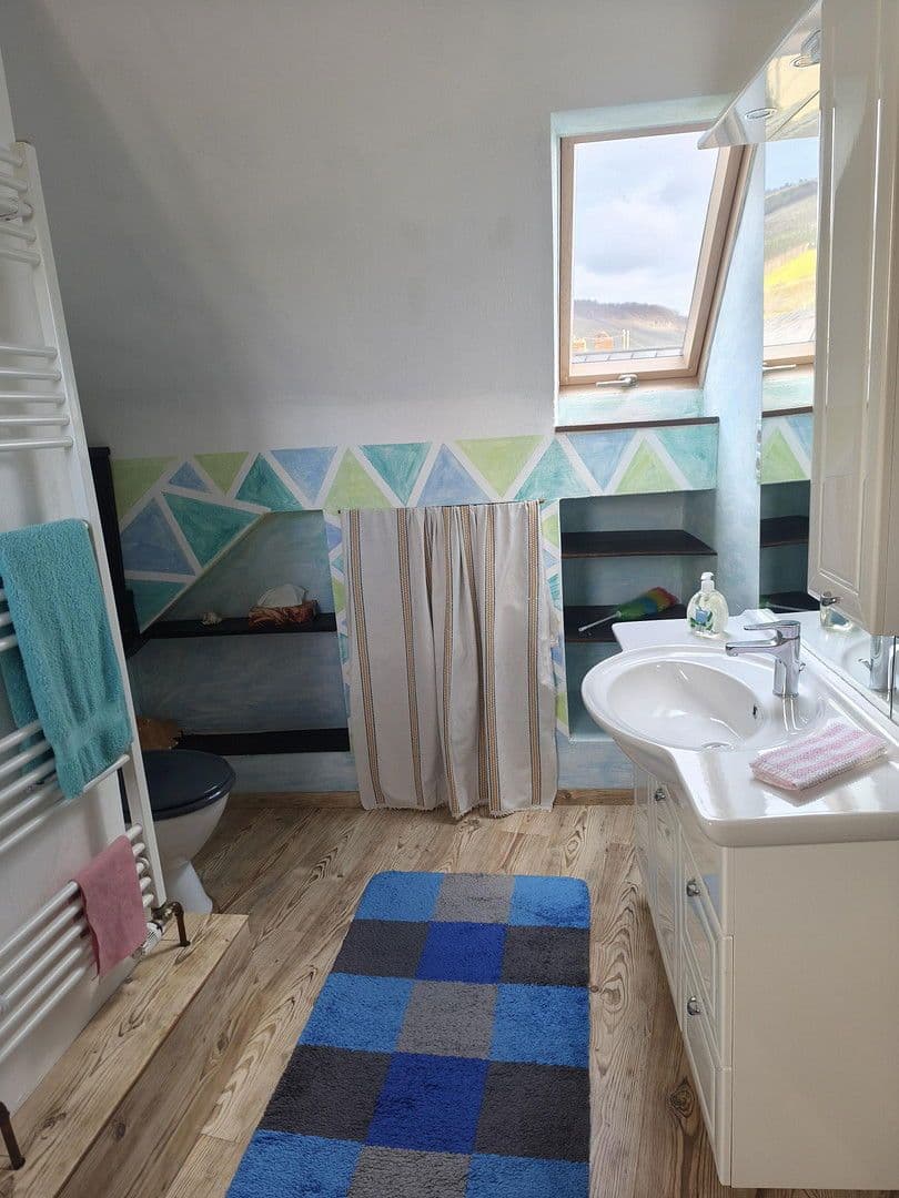 Prodej domu 285 m², pozemek 25 m², Am Markt 59, Lieser, Porýní-Falc Prodej domu 285 m², pozemek 25 m², Am Markt 59, Lieser, Porýní-Falc