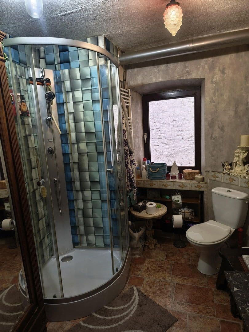 Prodej domu 285 m², pozemek 25 m², Am Markt 59, Lieser, Porýní-Falc Prodej domu 285 m², pozemek 25 m², Am Markt 59, Lieser, Porýní-Falc