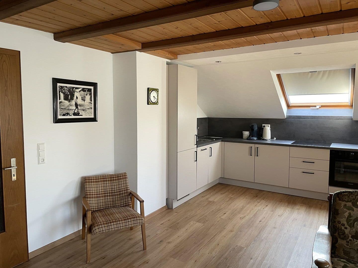 Pronájem bytu 3+1 125 m², Hambachstrasse 12, Hessigheim, Bádensko-Württembersko Pronájem bytu 3+1 125 m², Hambachstrasse 12, Hessigheim, Bádensko-Württembersko