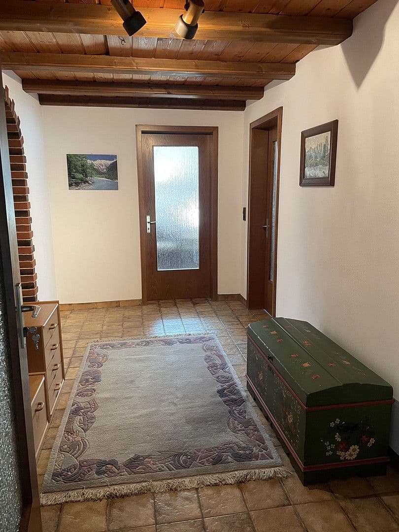 Pronájem bytu 3+1 125 m², Hambachstrasse 12, Hessigheim, Bádensko-Württembersko Pronájem bytu 3+1 125 m², Hambachstrasse 12, Hessigheim, Bádensko-Württembersko