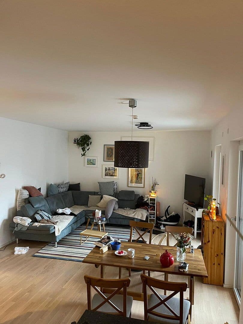 Pronájem bytu 2+1 75 m², Neudörferstraße 23, Nürnberg, Bavorsko Pronájem bytu 2+1 75 m², Neudörferstraße 23, Nürnberg, Bavorsko