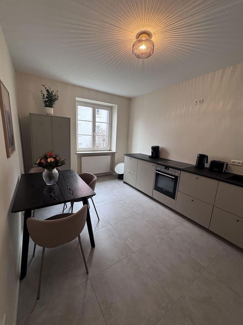 Pronájem bytu 3+1 80 m², Schedelstraße 11, München, Bavorsko Pronájem bytu 3+1 80 m², Schedelstraße 11, München, Bavorsko