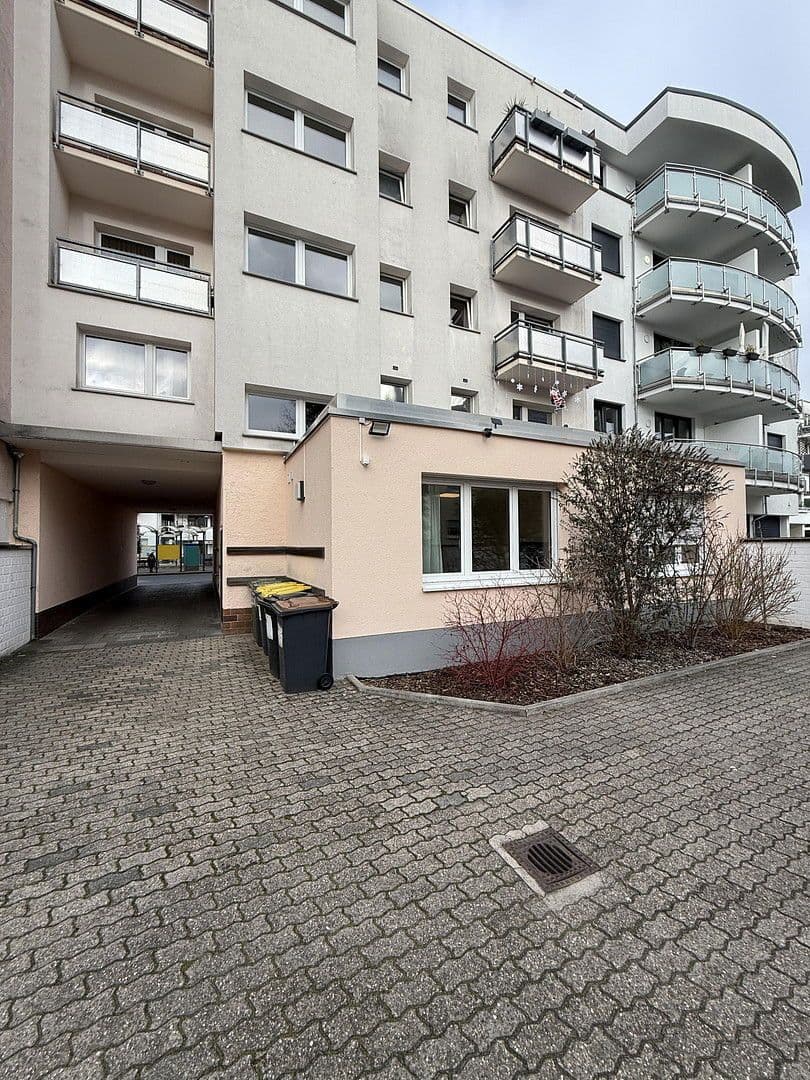 Pronájem bytu 1+1 27 m², Triftstr. 51, Frankfurt am Main, Hessen Pronájem bytu 1+1 27 m², Triftstr. 51, Frankfurt am Main, Hessen