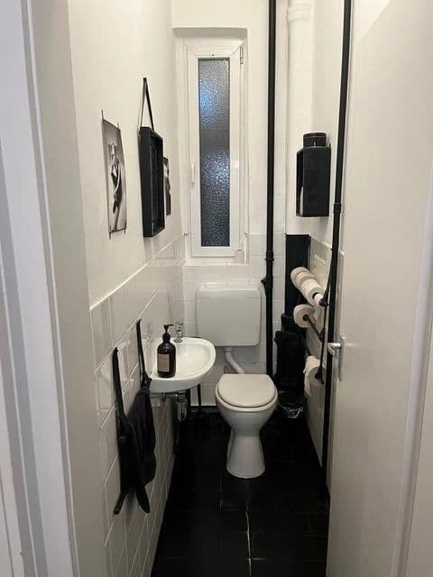 Pronájem kanceláře 110 m², Stuttgart, Bádensko-Württembersko Pronájem kanceláře 110 m², Stuttgart, Bádensko-Württembersko