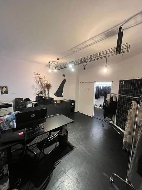 Pronájem kanceláře 110 m², Stuttgart, Bádensko-Württembersko Pronájem kanceláře 110 m², Stuttgart, Bádensko-Württembersko