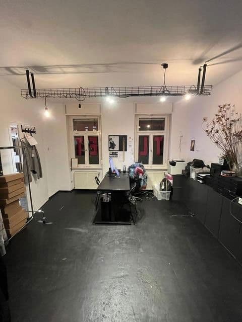 Pronájem kanceláře 110 m², Stuttgart, Bádensko-Württembersko Pronájem kanceláře 110 m², Stuttgart, Bádensko-Württembersko