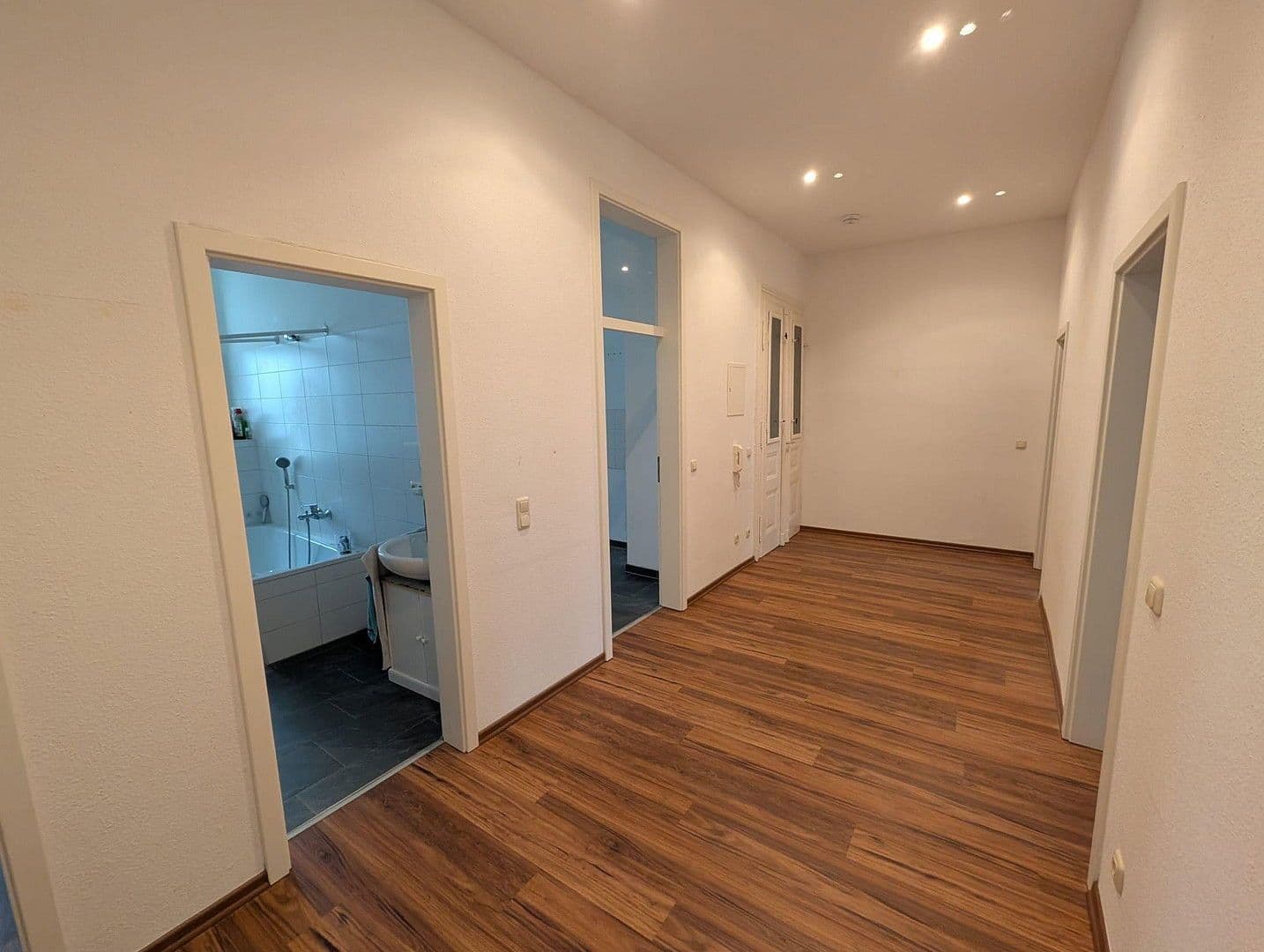 Pronájem bytu 3+1 88 m², Leipzig, Sasko Pronájem bytu 3+1 88 m², Leipzig, Sasko