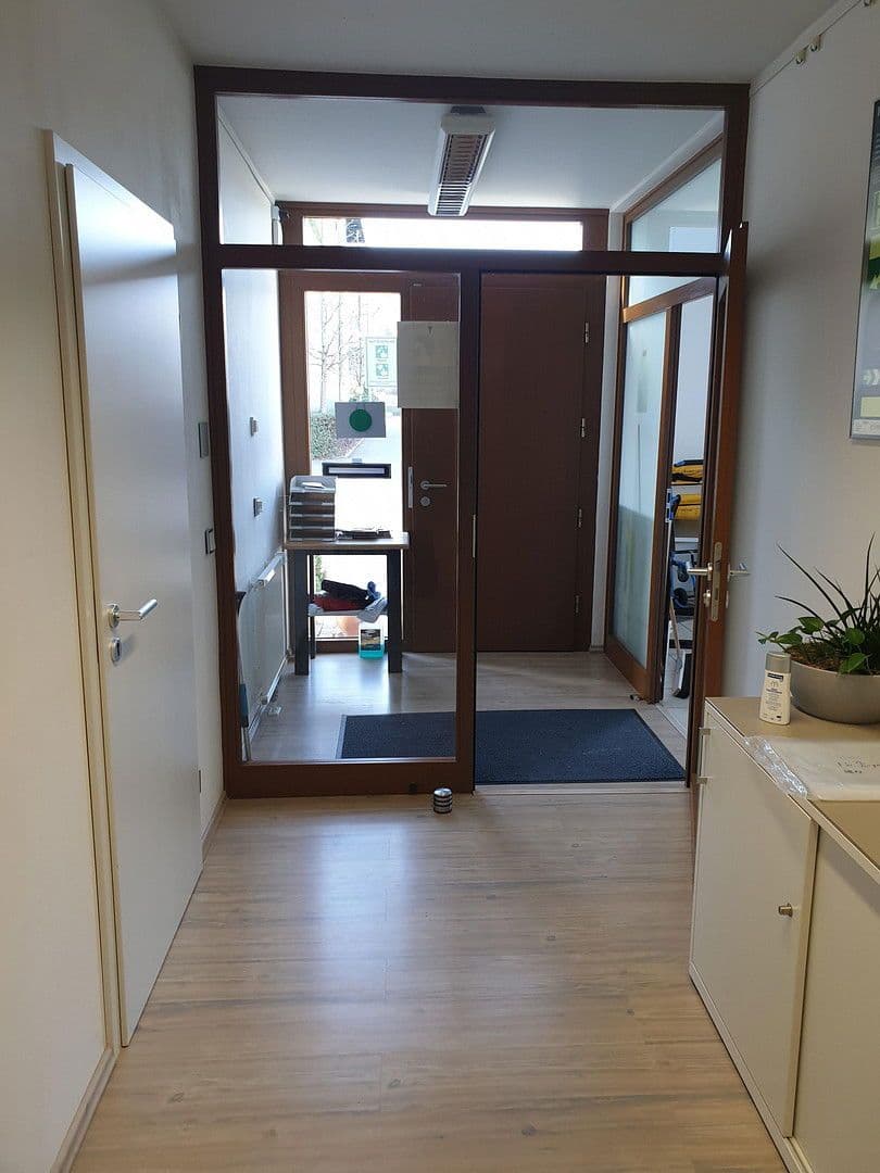 Prodej kanceláře 350 m², Am Hühnerberg 17, Kelkheim (Taunus), Hessen Prodej kanceláře 350 m², Am Hühnerberg 17, Kelkheim (Taunus), Hessen