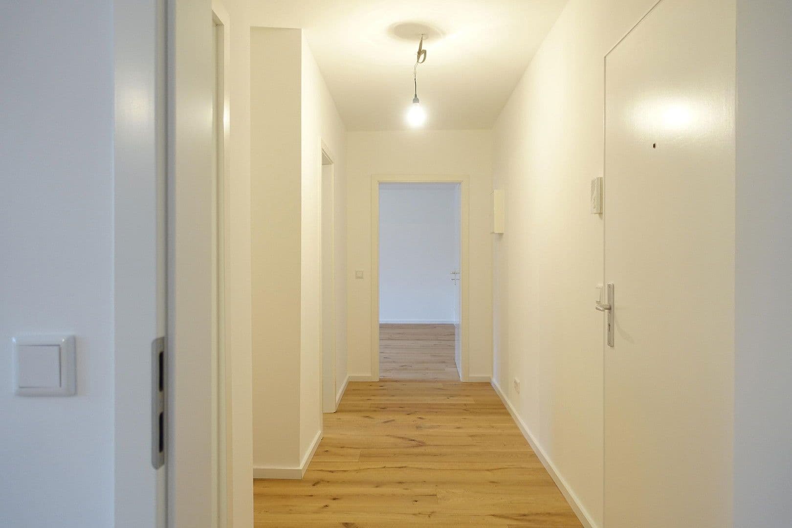Prodej bytu 2+1 55 m², Kölner Str. 140, Düsseldorf, Severní Porýní-Vestfálsko Prodej bytu 2+1 55 m², Kölner Str. 140, Düsseldorf, Severní Porýní-Vestfálsko