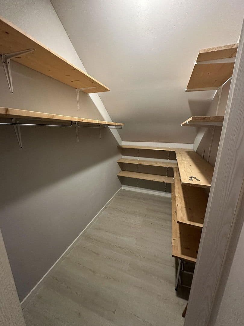 Pronájem domu 130 m², pozemek 650 m², Große Wiese 5, Steinebach an der Wied, Porýní-Falc Pronájem domu 130 m², pozemek 650 m², Große Wiese 5, Steinebach an der Wied, Porýní-Falc