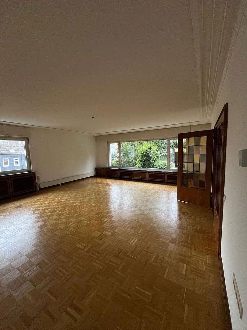 Pronájem bytu 3+1 175 m², Remscheid, Severní Porýní-Vestfálsko Pronájem bytu 3+1 175 m², Remscheid, Severní Porýní-Vestfálsko