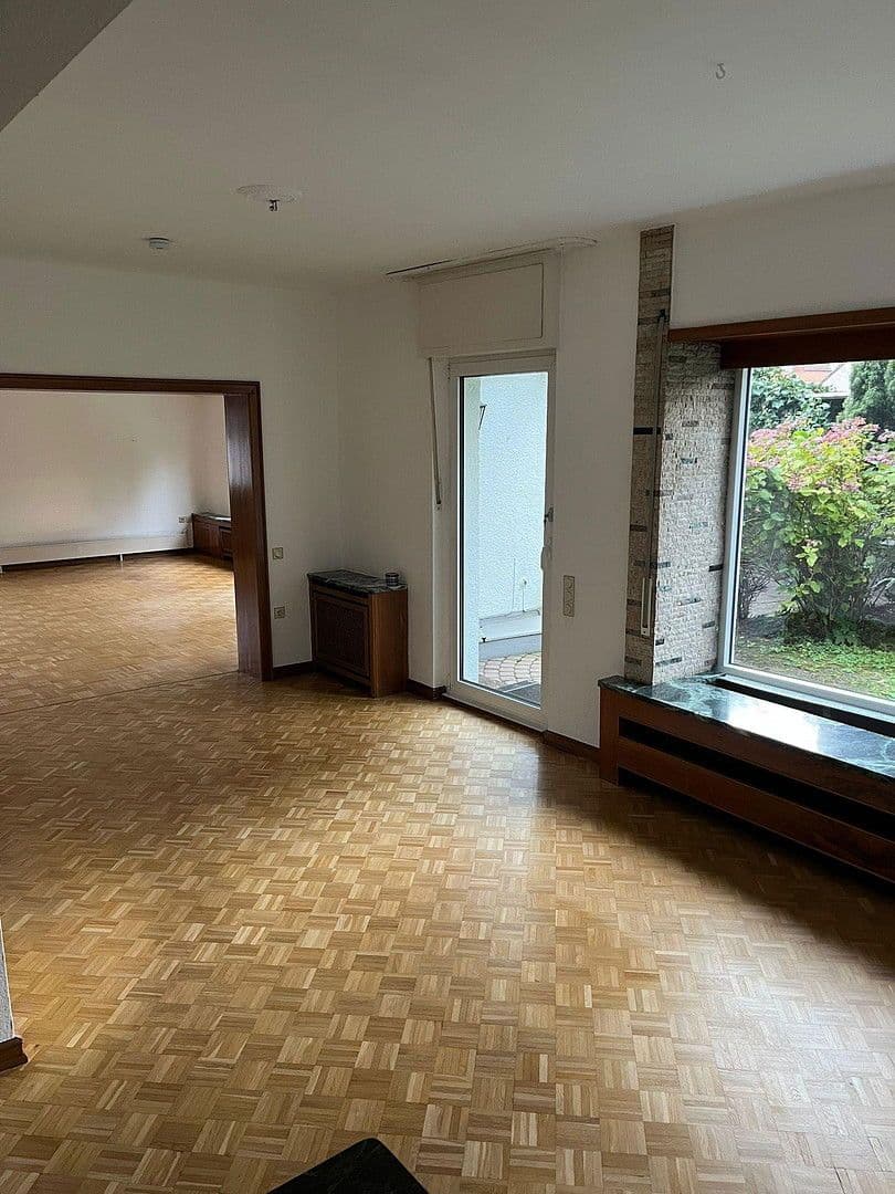 Pronájem bytu 3+1 175 m², Remscheid, Severní Porýní-Vestfálsko Pronájem bytu 3+1 175 m², Remscheid, Severní Porýní-Vestfálsko