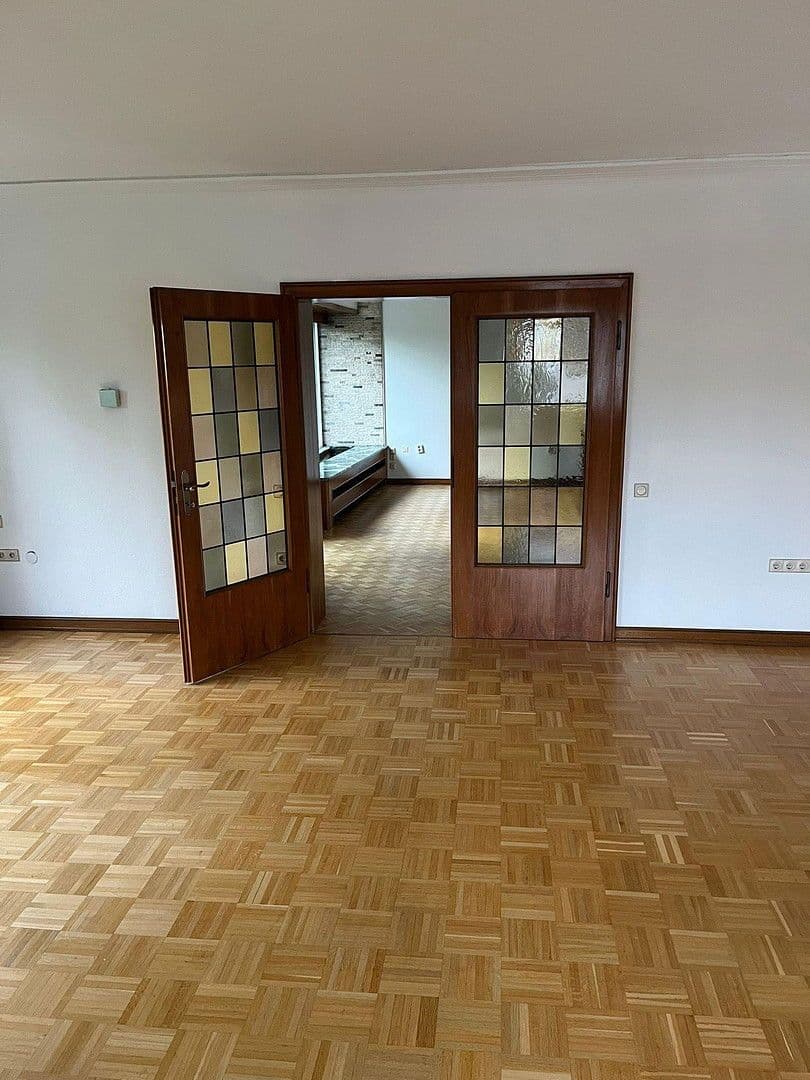 Pronájem bytu 3+1 175 m², Remscheid, Severní Porýní-Vestfálsko Pronájem bytu 3+1 175 m², Remscheid, Severní Porýní-Vestfálsko