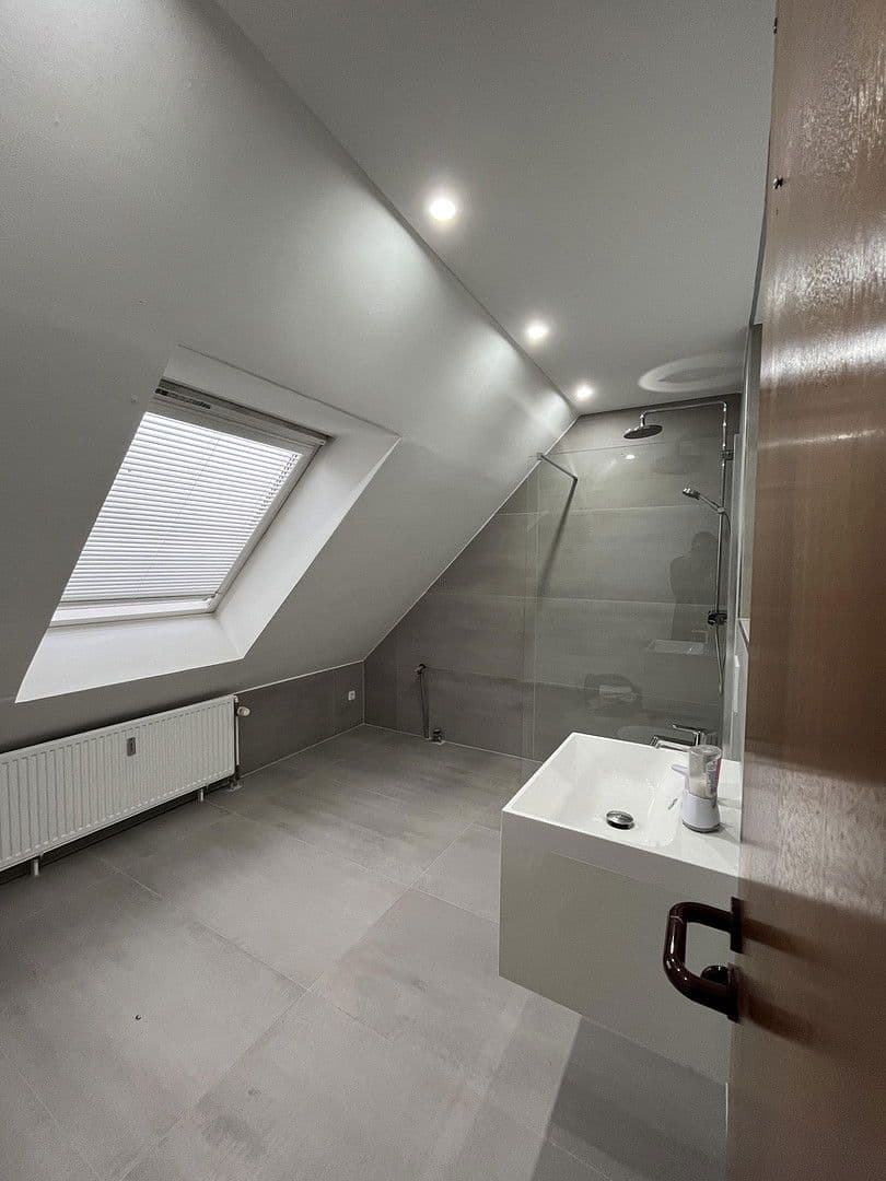 Prodej bytu 4+1 104 m², D3, Mannheim, Bádensko-Württembersko Prodej bytu 4+1 104 m², D3, Mannheim, Bádensko-Württembersko