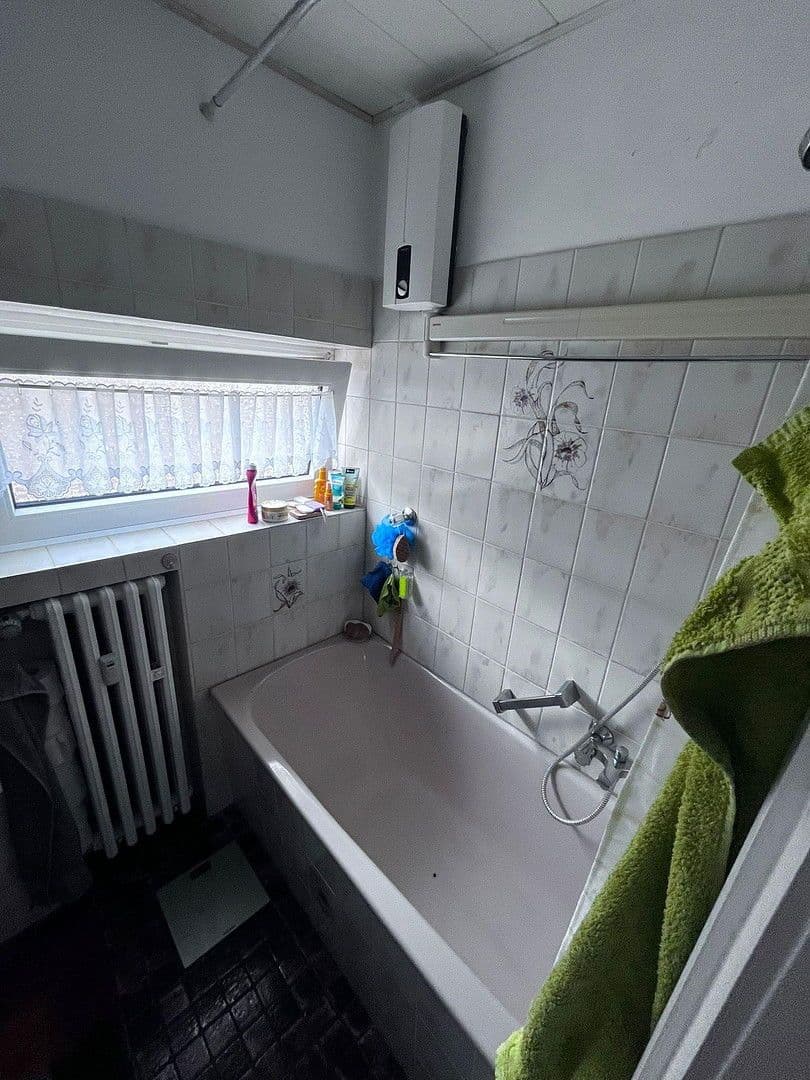 Pronájem bytu 4+1 80 m², Memeler Straße 16, Gladbeck, Severní Porýní-Vestfálsko Pronájem bytu 4+1 80 m², Memeler Straße 16, Gladbeck, Severní Porýní-Vestfálsko