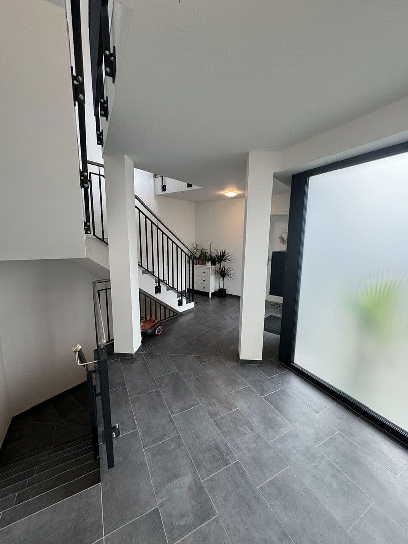 Pronájem bytu 4+1 165 m², Prälat Diehl Straße 23, Ober-Ramstadt, Hessen Pronájem bytu 4+1 165 m², Prälat Diehl Straße 23, Ober-Ramstadt, Hessen