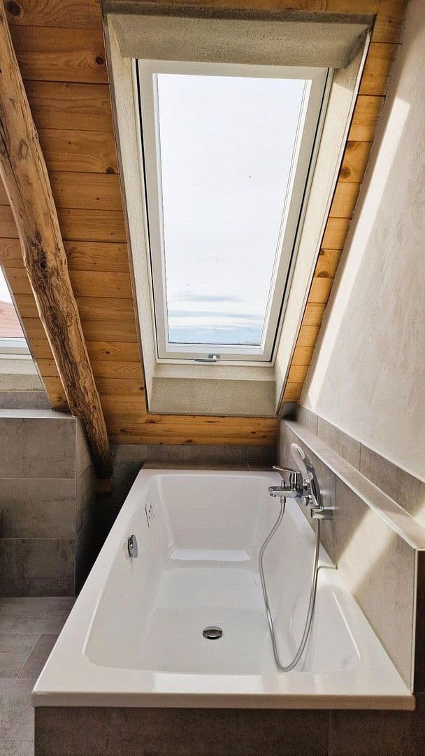 Pronájem bytu 3+1 99 m², Schulweg 11, Wolfsburg, Dolní Sasko Pronájem bytu 3+1 99 m², Schulweg 11, Wolfsburg, Dolní Sasko