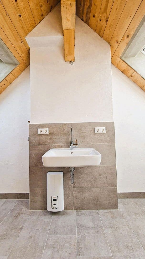 Pronájem bytu 3+1 99 m², Schulweg 11, Wolfsburg, Dolní Sasko Pronájem bytu 3+1 99 m², Schulweg 11, Wolfsburg, Dolní Sasko