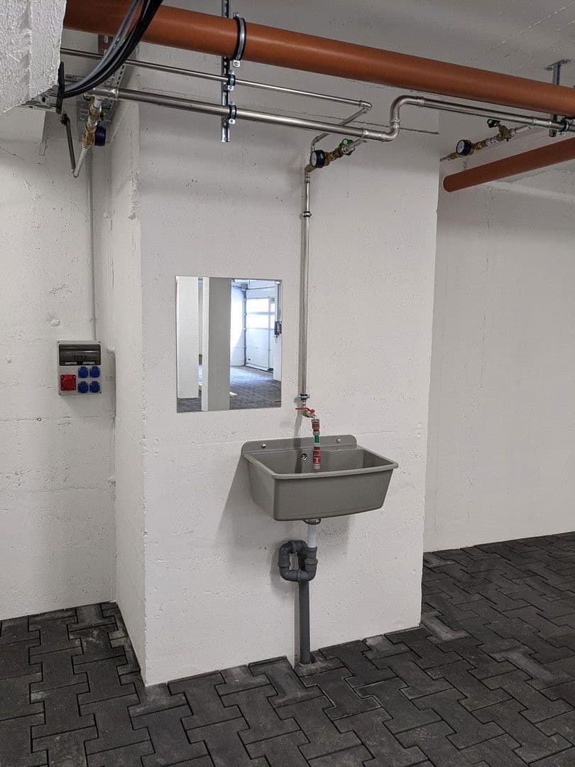 Pronájem nebytového prostoru 751 m², Liprandisdorfer Straße 7, Leipzig, Sasko Pronájem nebytového prostoru 751 m², Liprandisdorfer Straße 7, Leipzig, Sasko