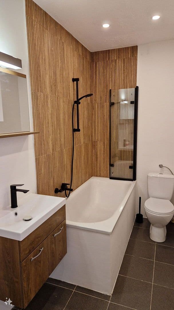 Pronájem bytu 3+1 60 m², Reimanstraße 19, Cáchy, Severní Porýní-Vestfálsko Pronájem bytu 3+1 60 m², Reimanstraße 19, Cáchy, Severní Porýní-Vestfálsko