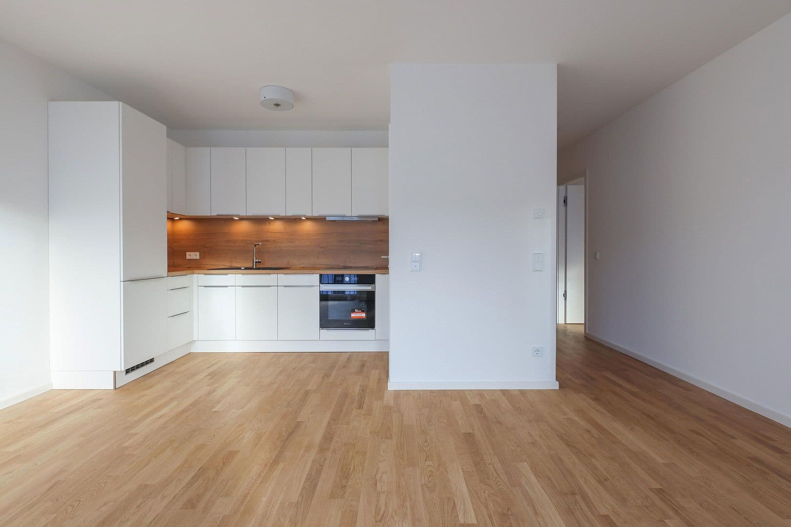 Pronájem bytu 2+1 56 m², Berlin, Berlín Pronájem bytu 2+1 56 m², Berlin, Berlín