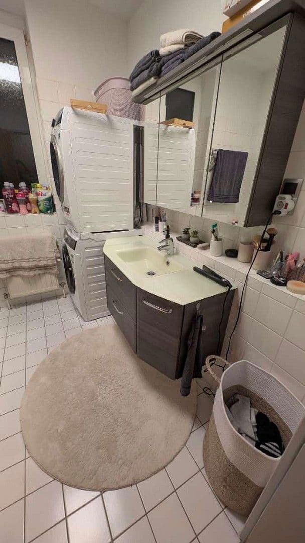 Pronájem bytu 2+1 52 m², Riedstraße 12, Bietigheim-Bissingen, Bádensko-Württembersko Pronájem bytu 2+1 52 m², Riedstraße 12, Bietigheim-Bissingen, Bádensko-Württembersko