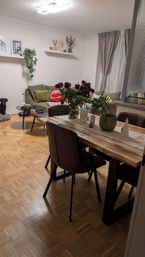 Pronájem bytu 2+1 52 m², Riedstraße 12, Bietigheim-Bissingen, Bádensko-Württembersko Pronájem bytu 2+1 52 m², Riedstraße 12, Bietigheim-Bissingen, Bádensko-Württembersko