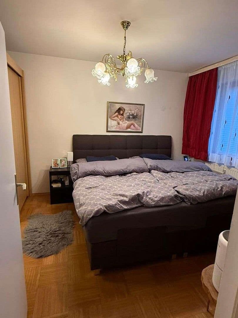 Pronájem bytu 2+1 48 m², Friedhofstraße 88, Neu-Isenburg, Hessen Pronájem bytu 2+1 48 m², Friedhofstraße 88, Neu-Isenburg, Hessen