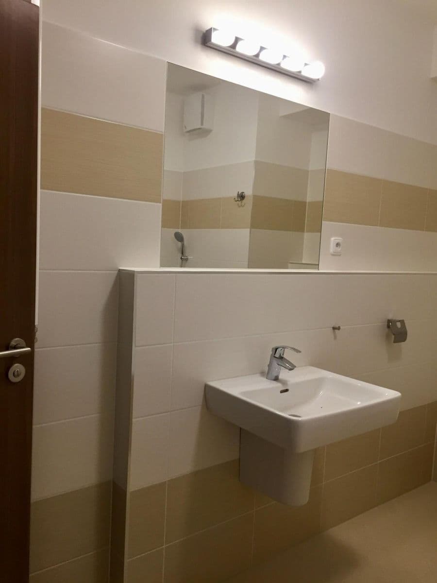 Pronájem bytu 2+kk 55 m², Kardausova, Praha, Praha Pronájem bytu 2+kk 55 m², Kardausova, Praha, Praha
