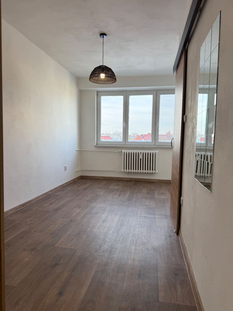 Pronájem bytu 3+1 76 m², Sokolská třída, Ostrava, Moravskoslezský kraj Pronájem bytu 3+1 76 m², Sokolská třída, Ostrava, Moravskoslezský kraj