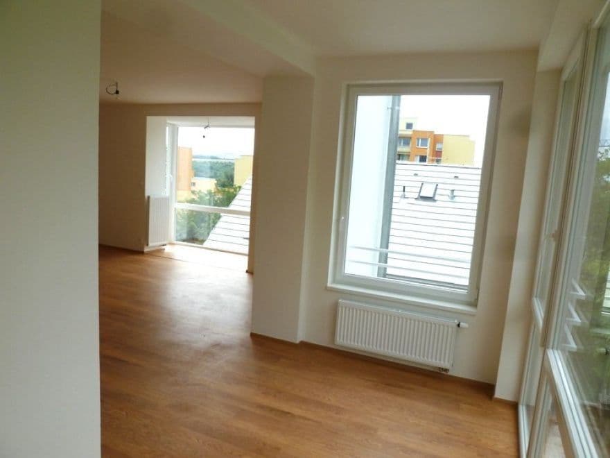 Pronájem bytu 1+kk 37 m², U Zahradního města, Praha, Praha Pronájem bytu 1+kk 37 m², U Zahradního města, Praha, Praha