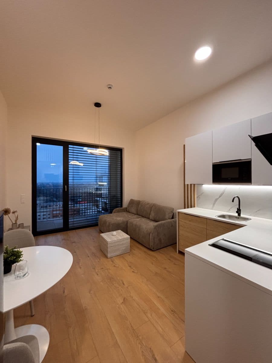 Pronájem bytu 1+1 35 m², Plynárenská, Ružinov, Bratislavský kraj Pronájem bytu 1+1 35 m², Plynárenská, Ružinov, Bratislavský kraj