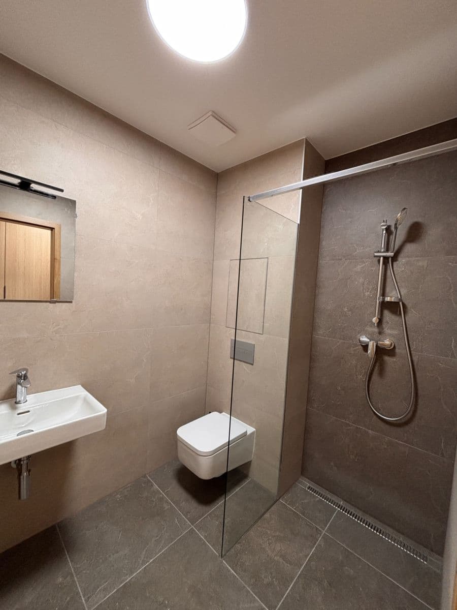 Pronájem bytu 1+1 35 m², Plynárenská, Ružinov, Bratislavský kraj Pronájem bytu 1+1 35 m², Plynárenská, Ružinov, Bratislavský kraj