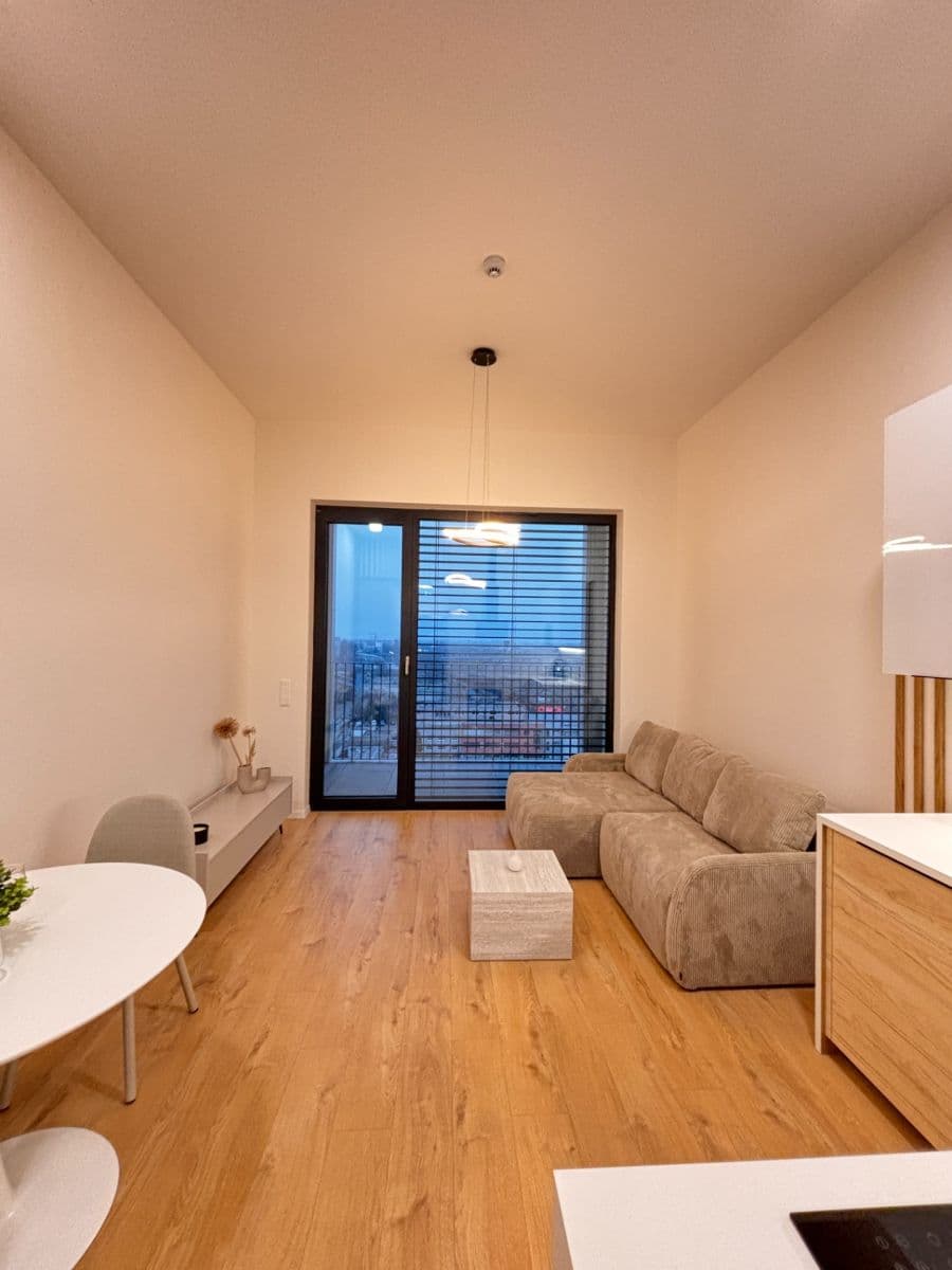 Pronájem bytu 1+1 35 m², Plynárenská, Ružinov, Bratislavský kraj Pronájem bytu 1+1 35 m², Plynárenská, Ružinov, Bratislavský kraj