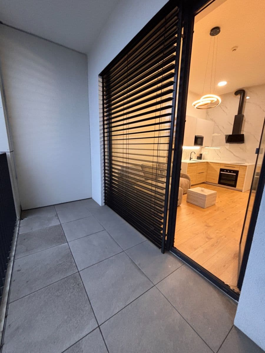 Pronájem bytu 1+1 35 m², Plynárenská, Ružinov, Bratislavský kraj Pronájem bytu 1+1 35 m², Plynárenská, Ružinov, Bratislavský kraj